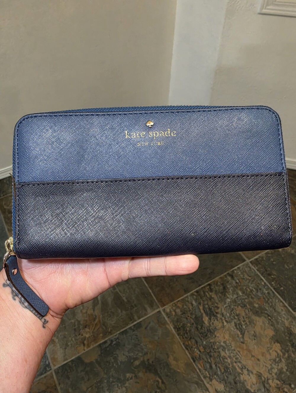 Kate Spade Cedar Street Lacey Colorblock Zip Wallet in Clock Tower/Black - EUC